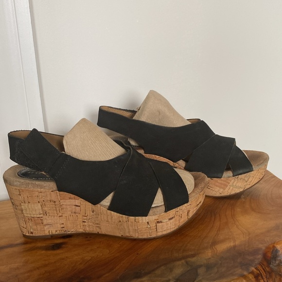 Clarks Artisan Black Suede Sandals Cork Wedge - Picture 2 of 9